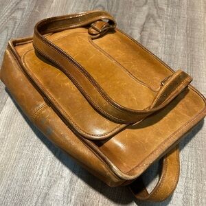 Elegant Brown Leather Men's Messenger Bag